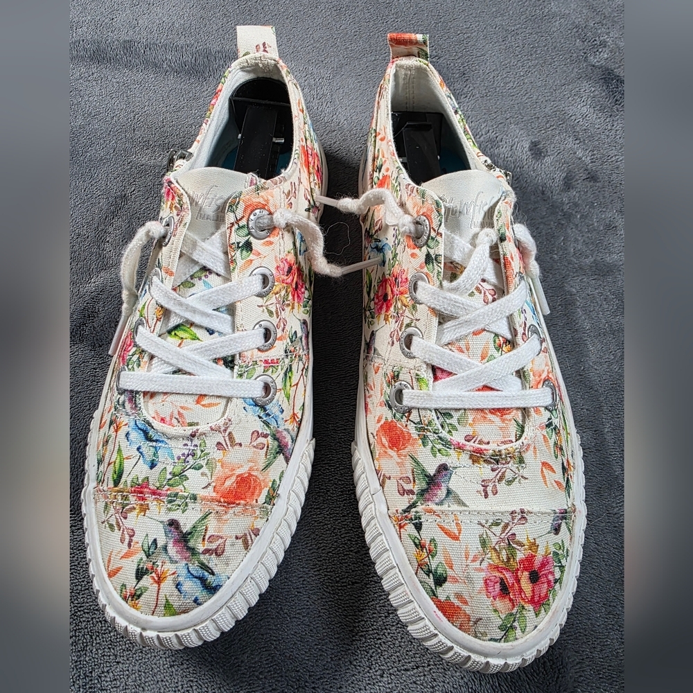 Blowfish Malibu Women's Floral Print Sneakers NWOT - Picture 2 of 10